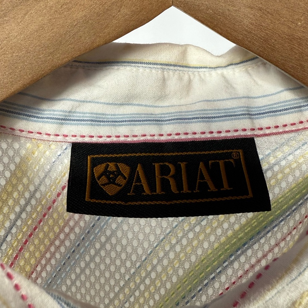 Ariat Maureen Pearl Snap Stripe Long Sleeve Shirt in‎ White Multi Size Medium - Picture 2 of 5